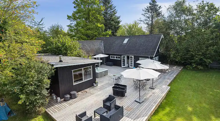 Moderne hus til kip med udespa og sauna 