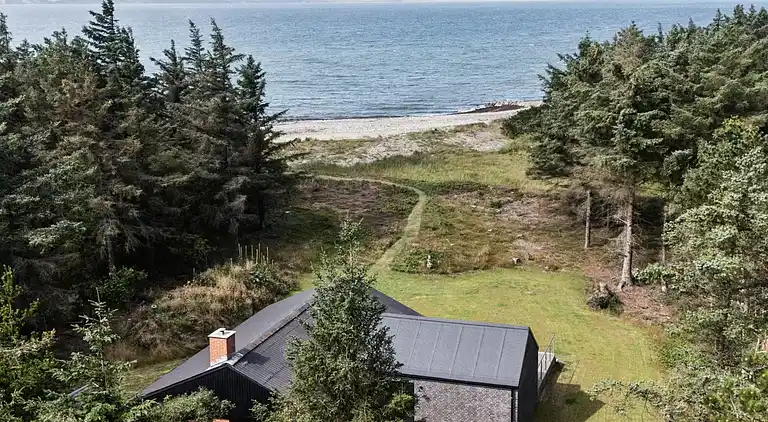 1. række totalrenoveret ejendom ved Limfjorden