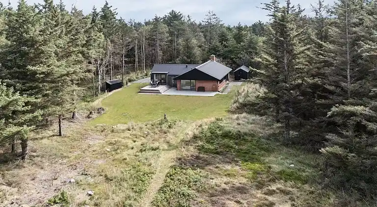 1. række totalrenoveret ejendom ved Limfjorden