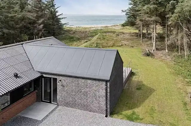 1. række totalrenoveret ejendom ved Limfjorden