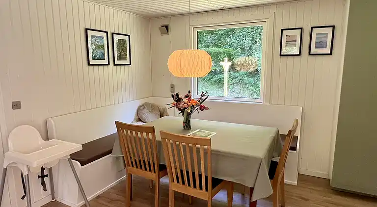 Nyrenoveret sommerhus ved Kvie sø