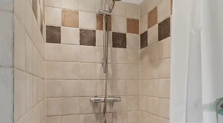 Feriehus med spa nær strand, skov og kultur