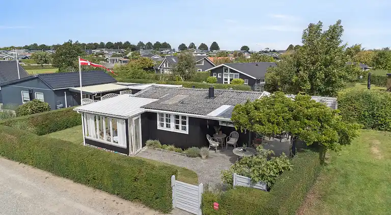 Klassisk sommerhus idyl 