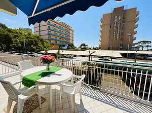 Flat with large balcony in Bibione
