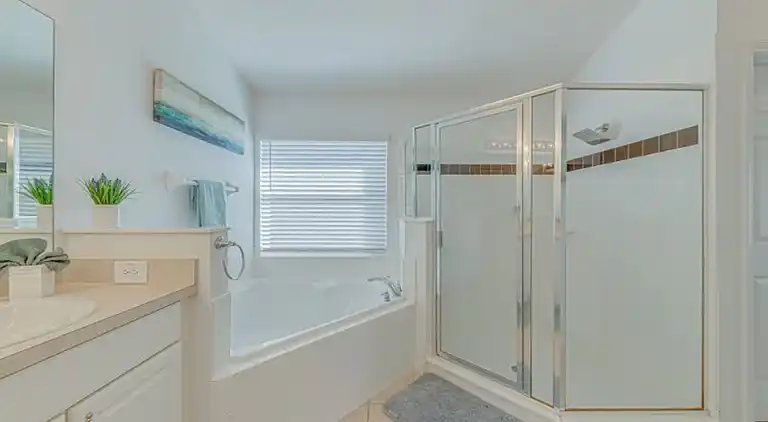 Executive-Haus mit 5 Schlafzimmern und Pool und Spielzimmer