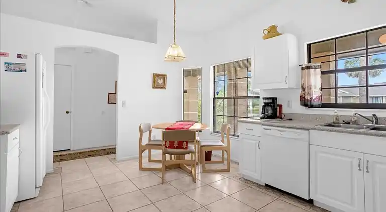 Executive-Haus mit 5 Schlafzimmern und Pool und Spielzimmer