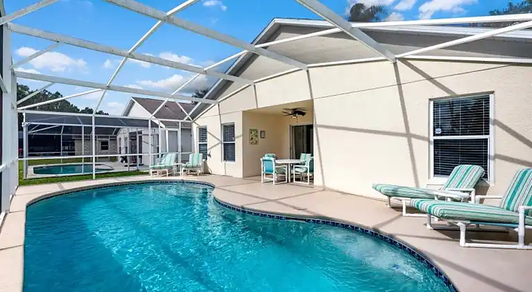 Executive-Haus mit 5 Schlafzimmern und Pool und Spielzimmer