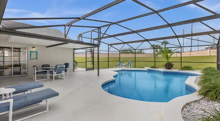 Executive-Haus mit 5 Schlafzimmern und Pool und Spielzimmer