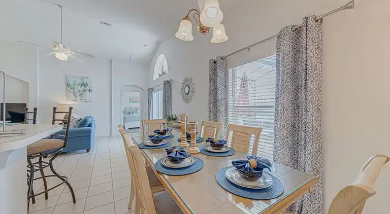 Executive-Haus mit 5 Schlafzimmern und Pool und Spielzimmer