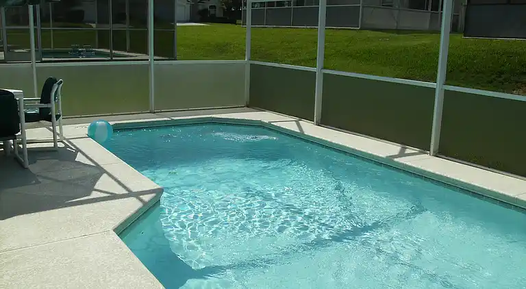 Executive-Haus mit 5 Schlafzimmern und Pool und Spielzimmer