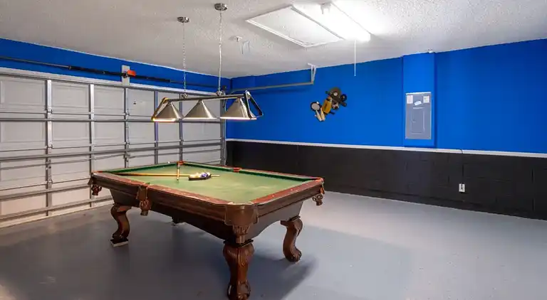 Executive-Haus mit 5 Schlafzimmern und Pool und Spielzimmer