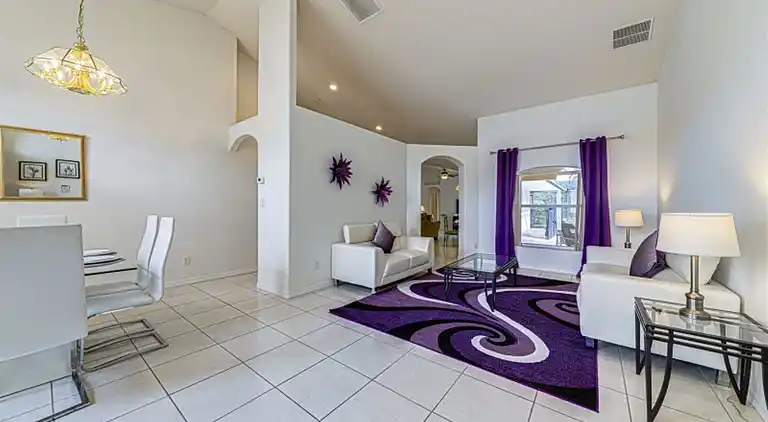 Executive-Haus mit 5 Schlafzimmern und Pool und Spielzimmer