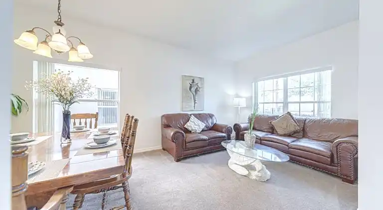 Executive-Haus mit 5 Schlafzimmern und Pool und Spielzimmer