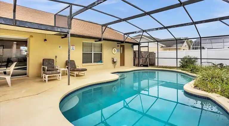 Executive-Haus mit 5 Schlafzimmern und Pool und Spielzimmer