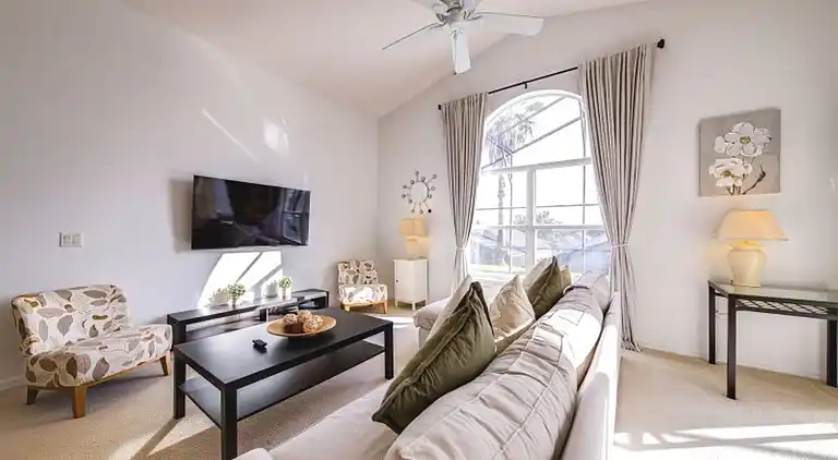 Executive-Haus mit 5 Schlafzimmern und Pool und Spielzimmer