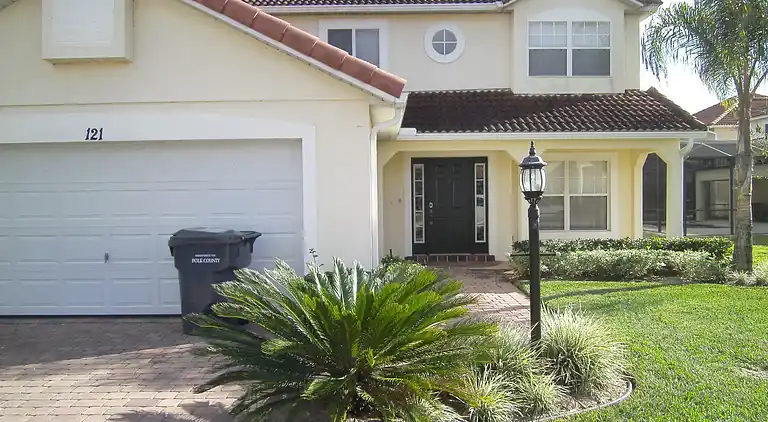 Executive-Haus mit 5 Schlafzimmern und Pool und Spielzimmer