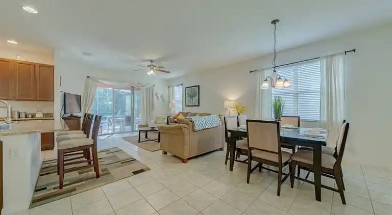 Platinum Home mit 4 Schlafzimmern, Spielzimmer und Spa