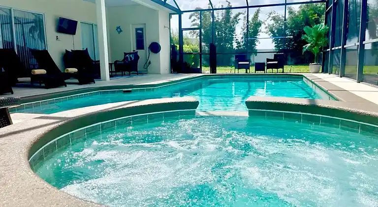 Platinum Home mit 4 Schlafzimmern, Spielzimmer und Spa