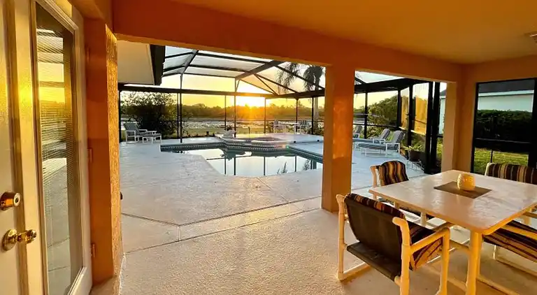 Platinum Home mit 4 Schlafzimmern, Spielzimmer und Spa