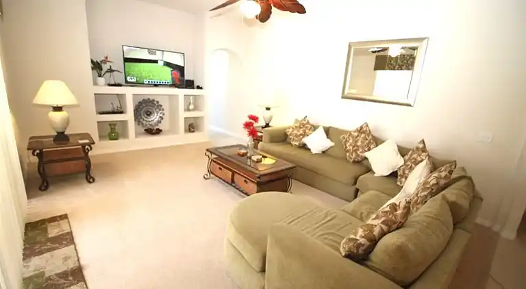 Executive-Poolhaus mit 5 Schlafzimmern – Spielzimmer
