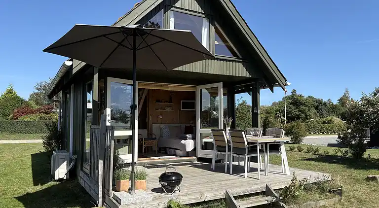 Gemütliches kleines Ferienhaus mit Meerblick