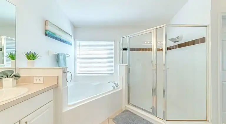 Executive-Poolhaus mit 5 Schlafzimmern – Spielzimmer