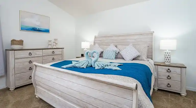 Executive-Poolhaus mit 5 Schlafzimmern – Spielzimmer