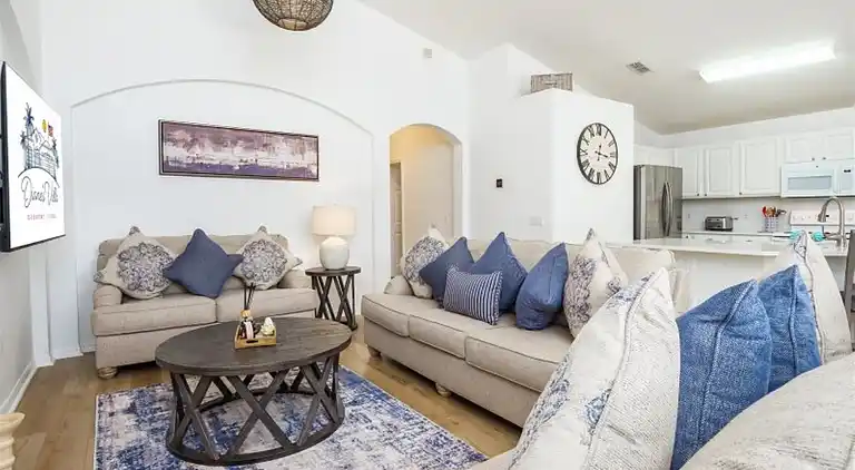 Executive-Poolhaus mit 5 Schlafzimmern – Spielzimmer