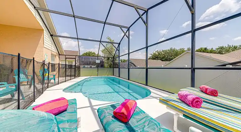 Executive-Poolhaus mit 5 Schlafzimmern – Spielzimmer