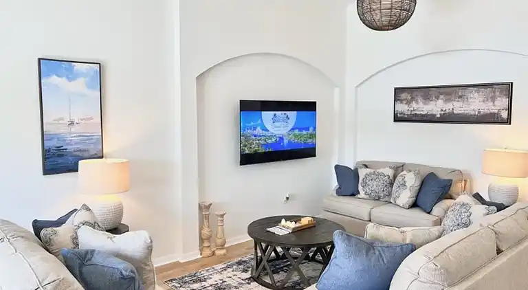 Executive-Poolhaus mit 5 Schlafzimmern – Spielzimmer