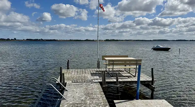 Hyggeligt sommerhus med kig til Kerteminde Fjord.