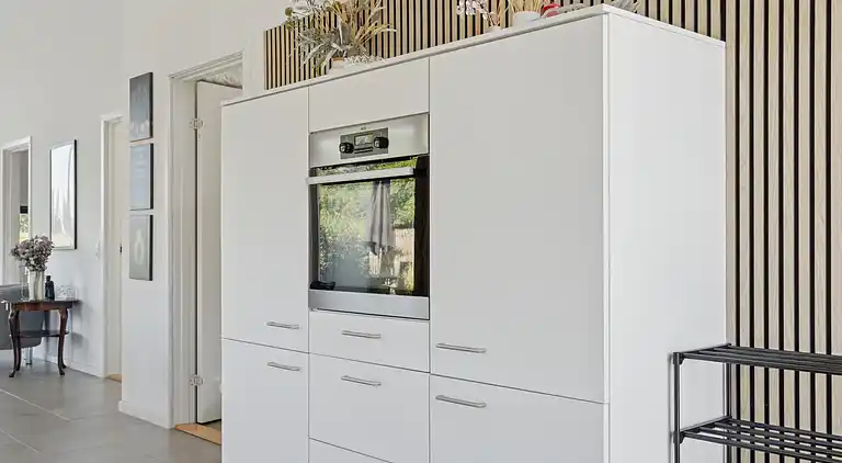 Lakefront luxury holiday retreat with cozy loft