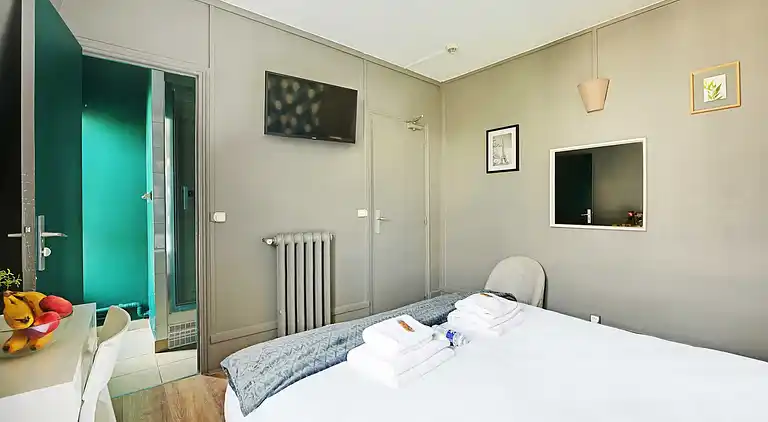 Apartment in Porte-Saint-Martin