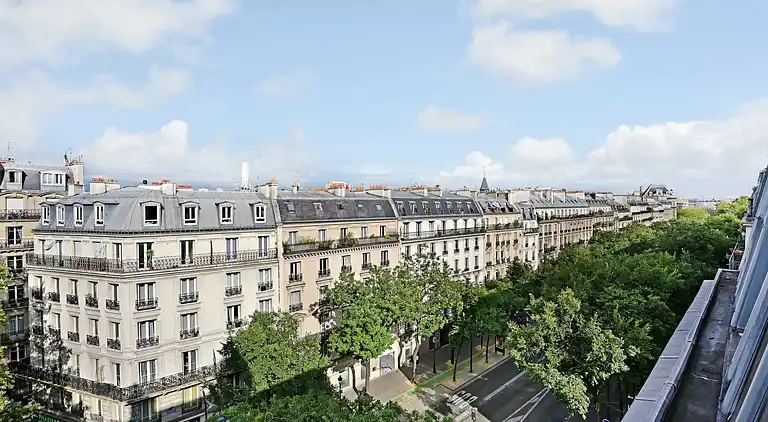 Apartment in Porte-Saint-Martin