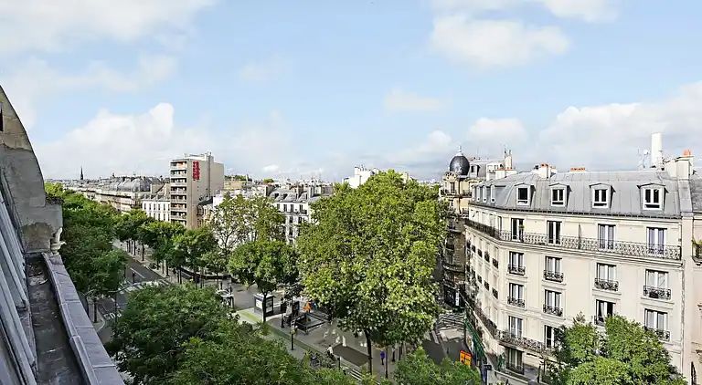 Apartment in Porte-Saint-Martin