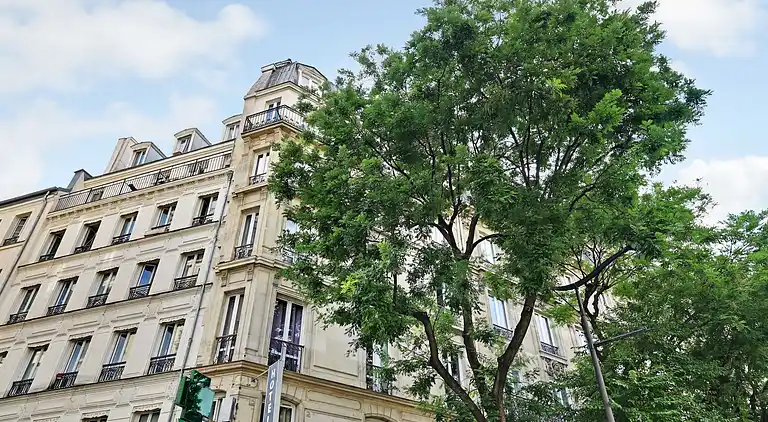 Apartment in Porte-Saint-Martin