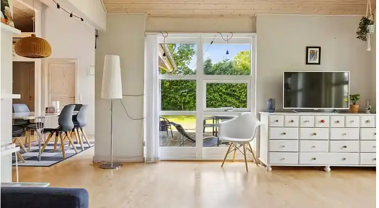 Skønt nyere sommerhus 4 minutter fra stranden