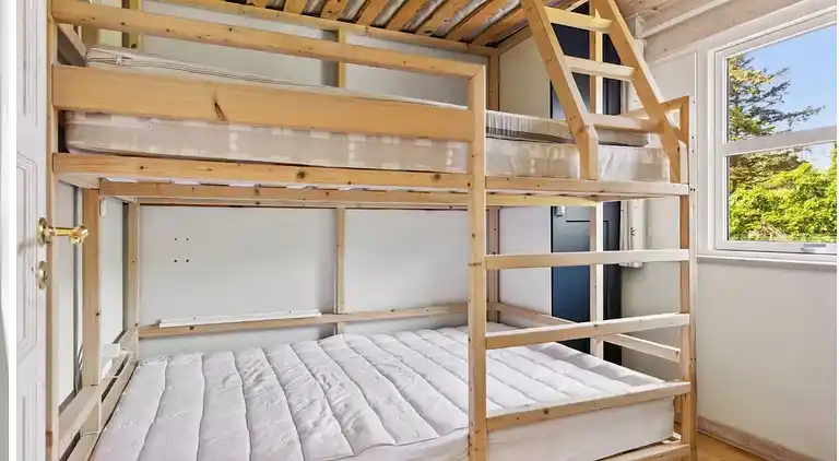 Skønt nyere sommerhus 4 minutter fra stranden