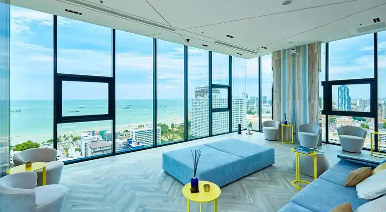 Tolle Lage mit Infinity-Pool - Zentral-Pattaya