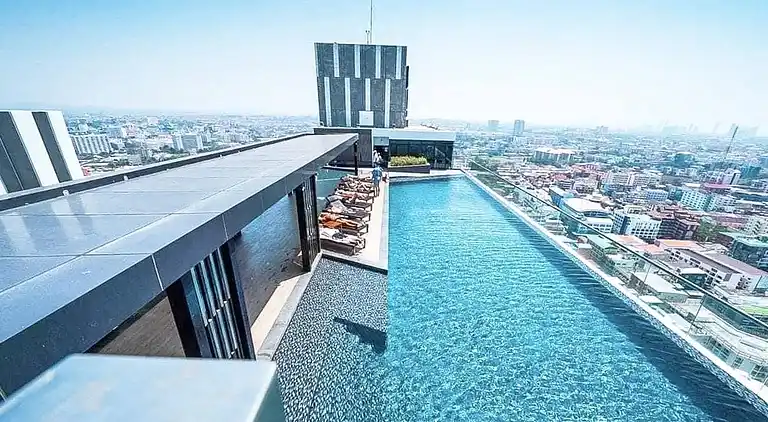 Tolle Lage mit Infinity-Pool - Zentral-Pattaya
