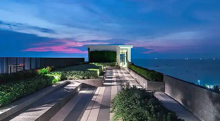 Tolle Lage mit Infinity-Pool - Zentral-Pattaya