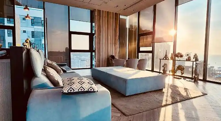 Tolle Lage mit Infinity-Pool - Zentral-Pattaya