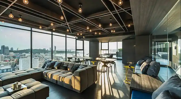 Tolle Lage mit Infinity-Pool - Zentral-Pattaya