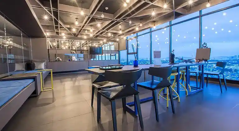 Tolle Lage mit Infinity-Pool - Zentral-Pattaya