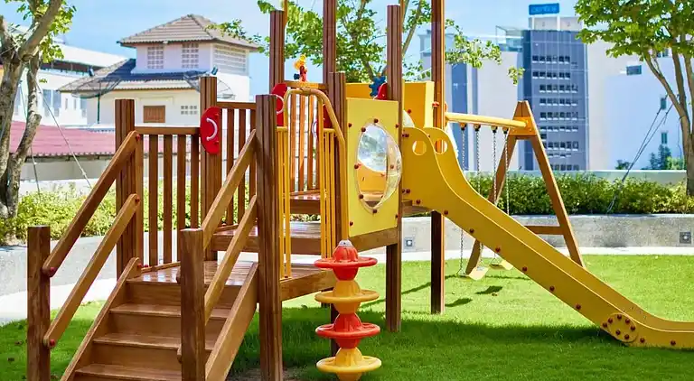 Tolle Lage mit Infinity-Pool - Zentral-Pattaya