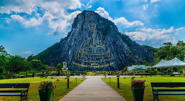 Tolle Lage mit Infinity-Pool - Zentral-Pattaya