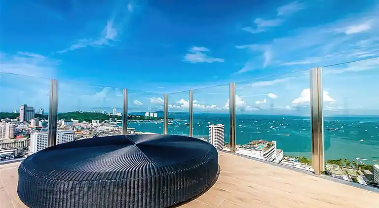 Tolle Lage mit Infinity-Pool - Zentral-Pattaya