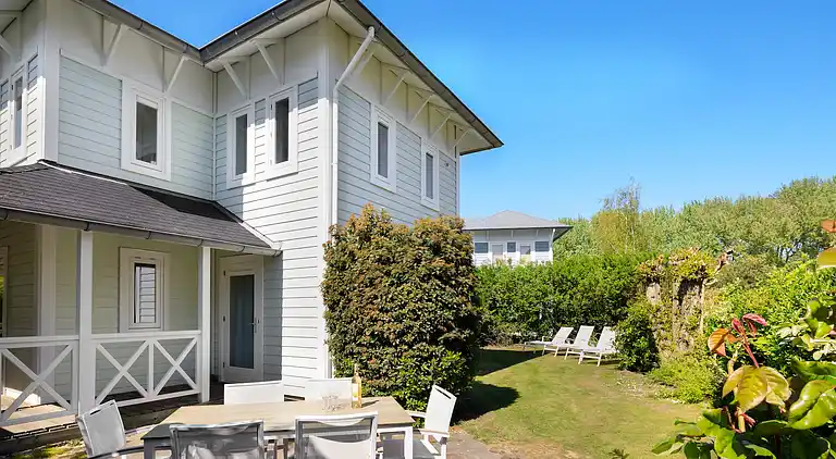 Villa in South Holland