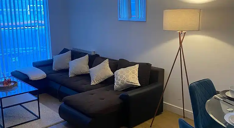 The Dyche-Parking-Local Attractions-Fast Wi-FI