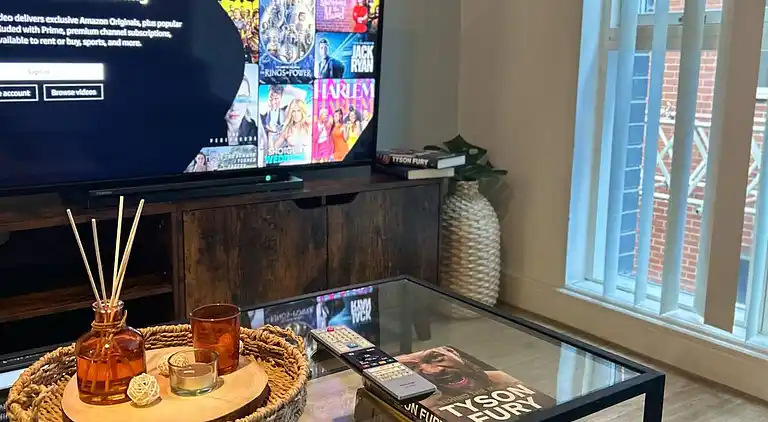 The Dyche-Parking-Local Attractions-Fast Wi-FI